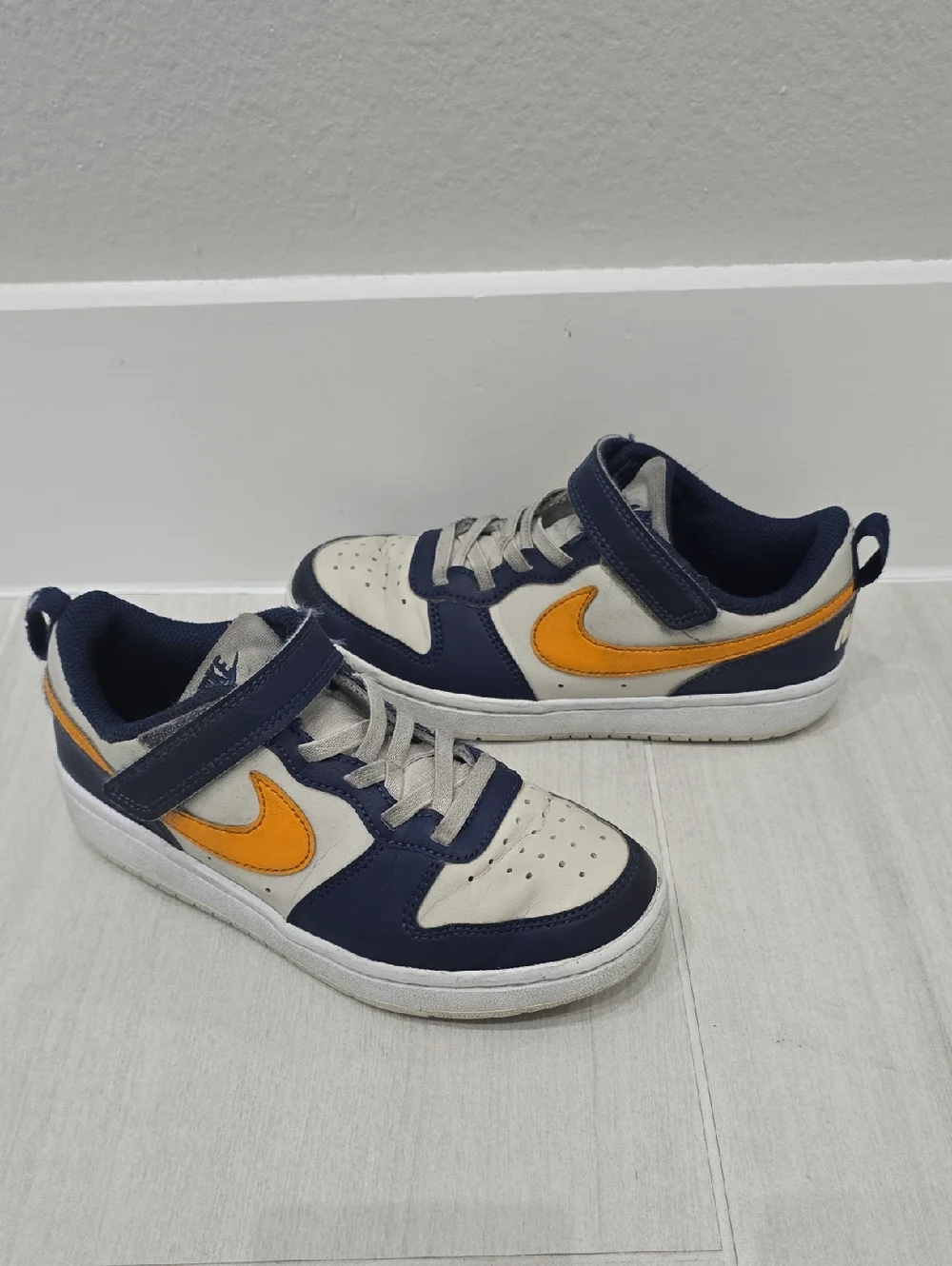 Nike Kids Court Borough Navy, White & Yellow Low-Top Sneakers with Swoosh Size 1